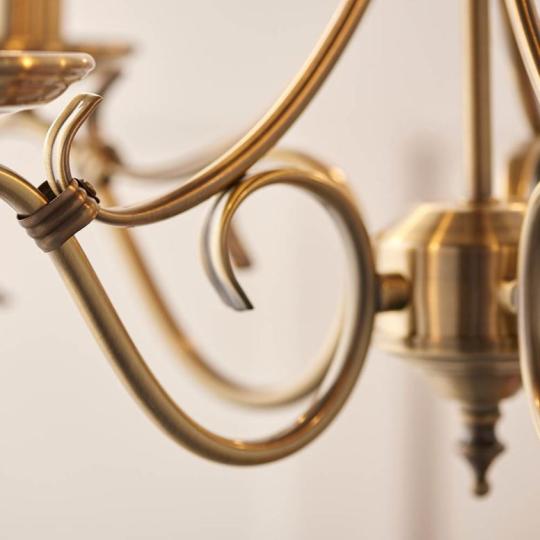 klasszikus bronz csillar mediterran etkezo nappali fem elegans artdeco diszes polgari arany luxus fuggesztek lampa vilagitas villa kastely balaton.jpg